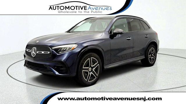 2023 Mercedes-Benz GLC GLC 300 — photo 1 of 1