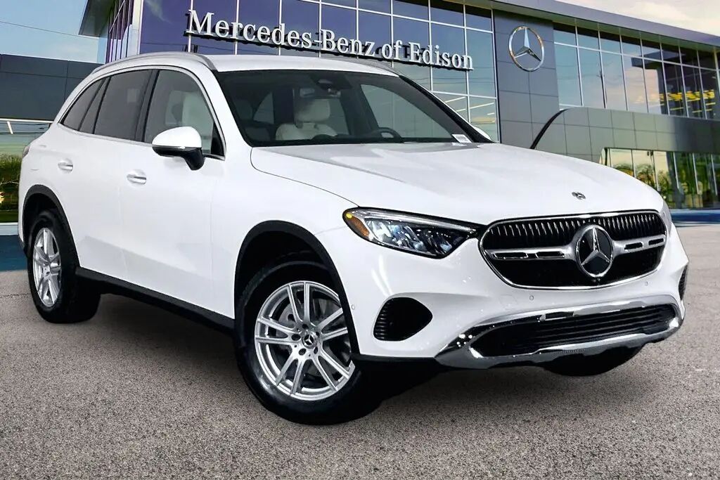 2025 Mercedes-Benz GLC GLC 300 4MATIC — photo 1 of 1