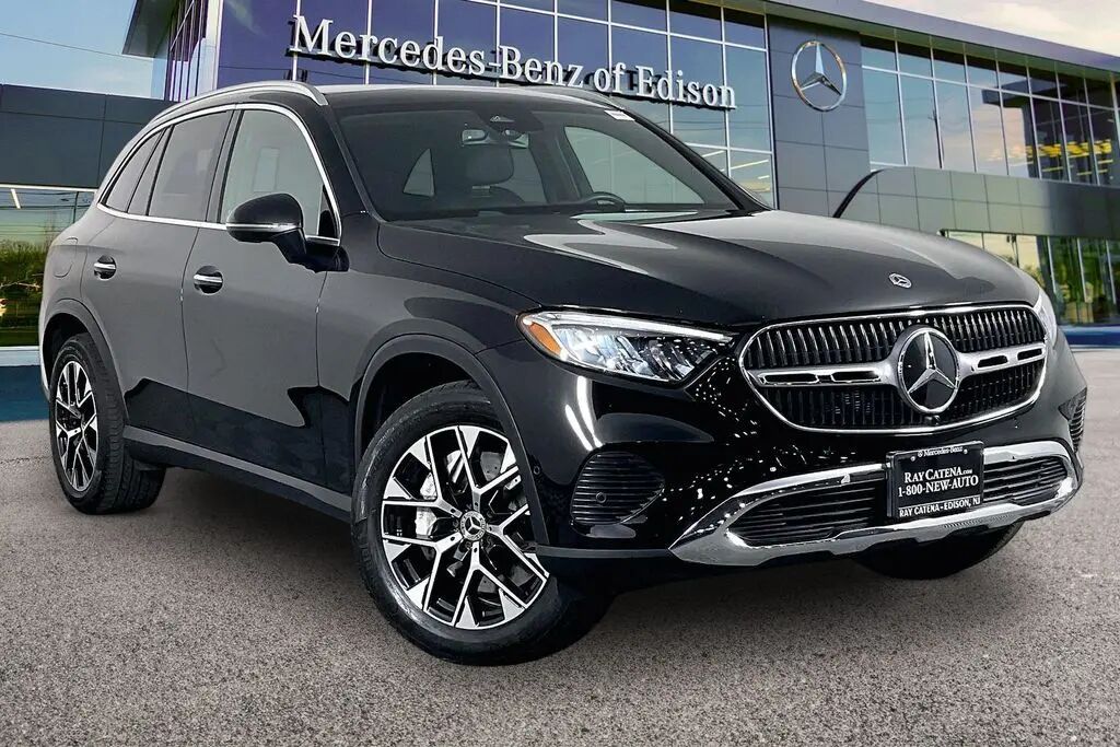 2025 Mercedes-Benz GLC GLC 350e 4MATIC — photo 1 of 13