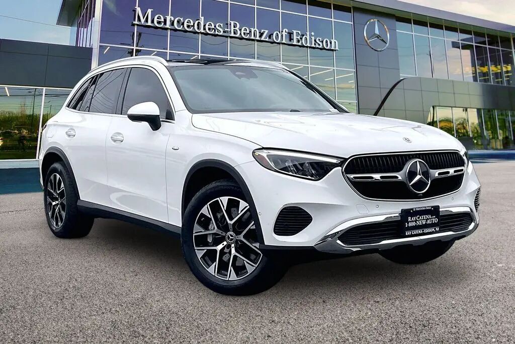 2025 Mercedes-Benz GLC GLC 350e 4MATIC — photo 1 of 10