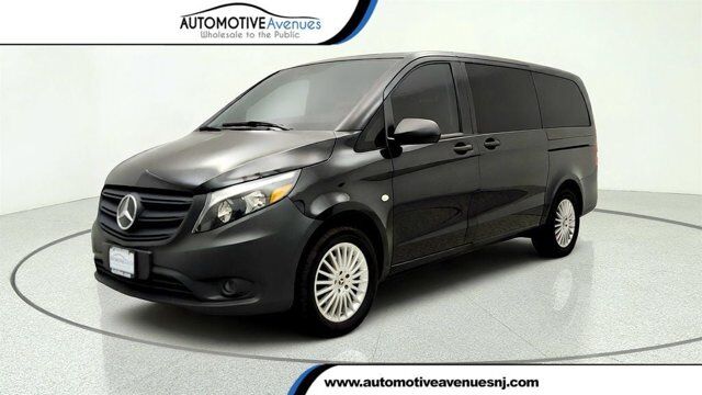 2023 Mercedes-Benz Metris Passenger Van Metris Passenger Van Standard Roof 126'' Wheelbase w/ Safety Pkg