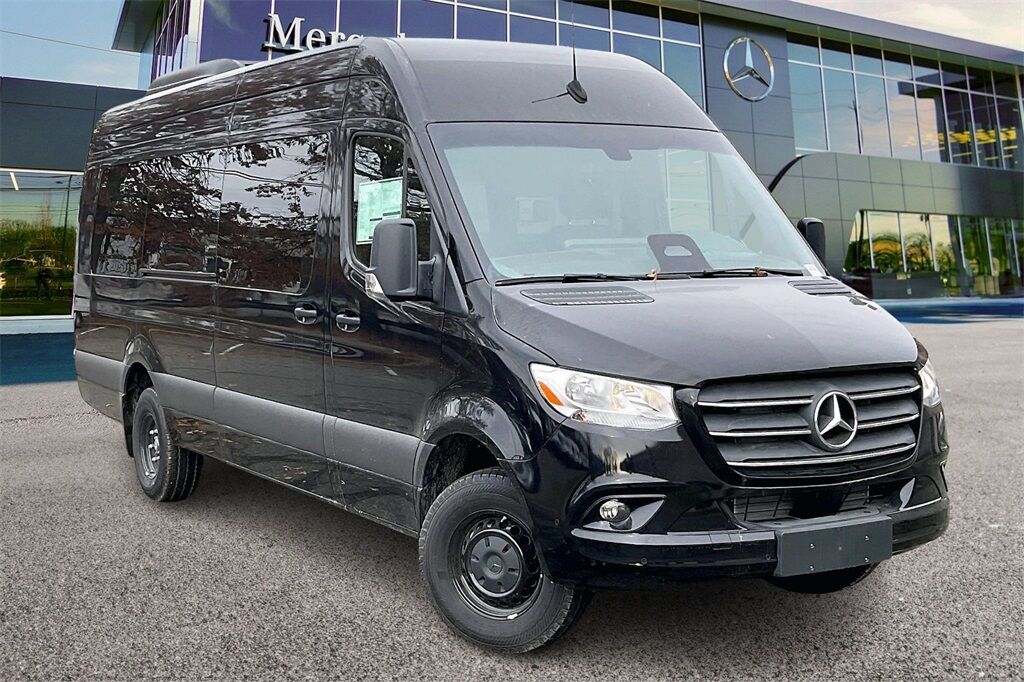 2025 Mercedes-Benz Sprinter Cargo Van Cargo 170 WB Extended — photo 1 of 12