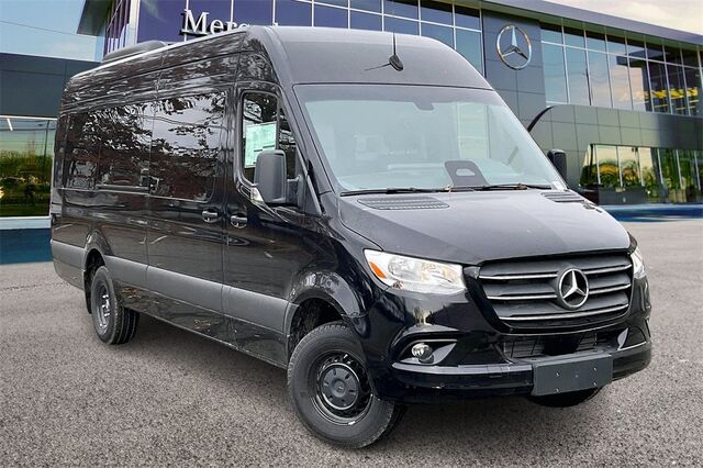 2025 Mercedes-Benz Sprinter Cargo Van Cargo 170 WB Extended