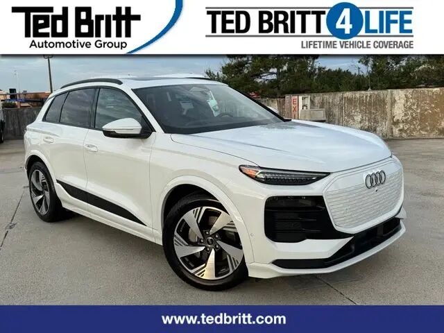 2025 Audi Q6 e-tron quattro Prestige — photo 1 of 13