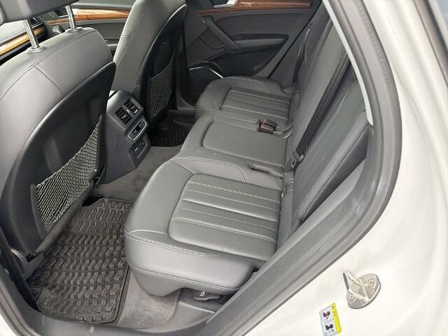 2024 Audi Q5 quattro Premium 40 TFSI