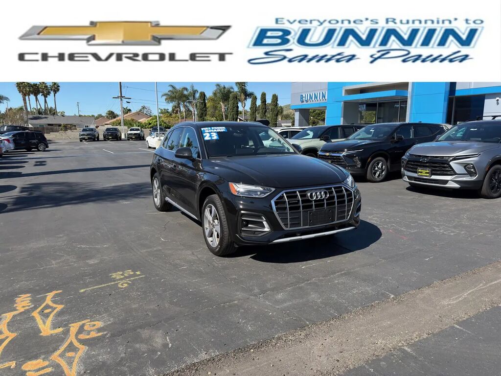 2023 Audi Q5 quattro Premium 40 TFSI — photo 1 of 13