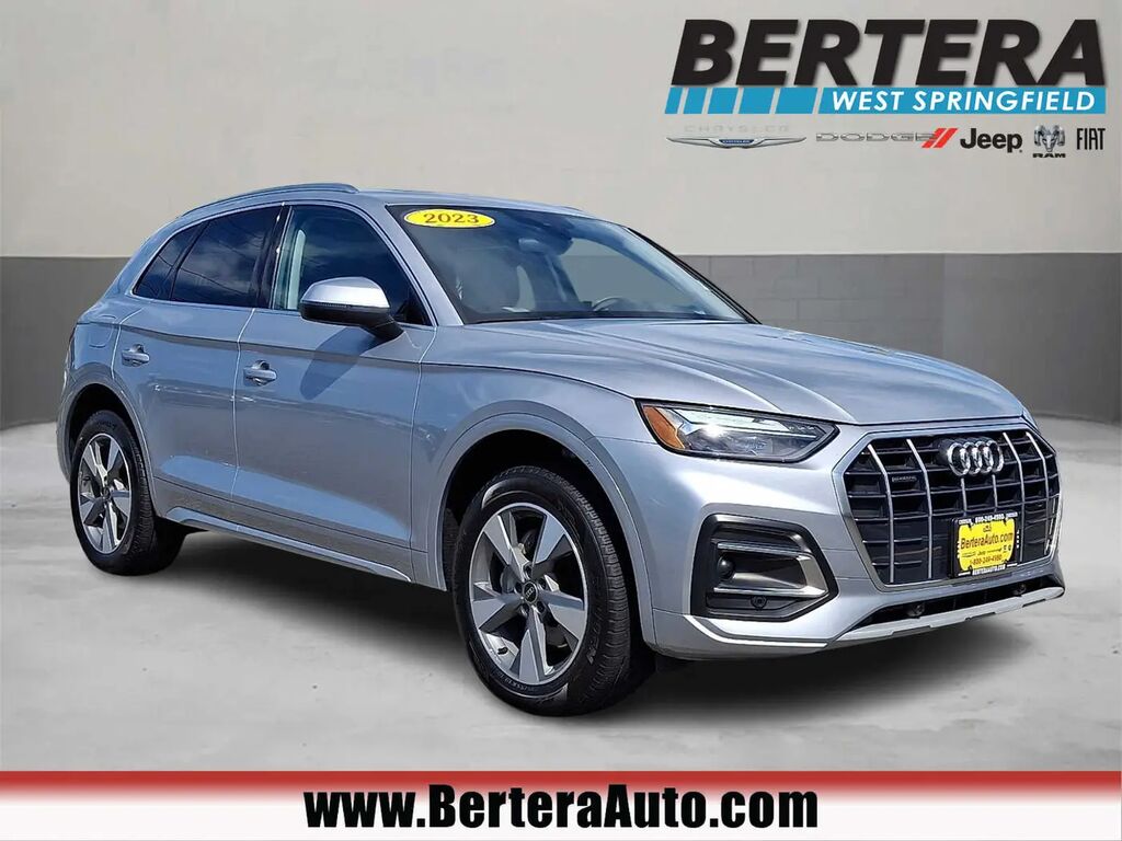 2023 Audi Q5 quattro Premium 40 TFSI — photo 1 of 1