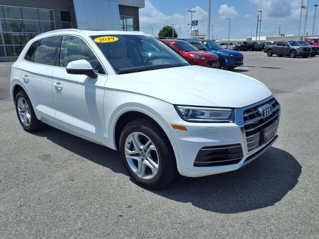 2019 Audi Q5 quattro Premium 45 TFSI