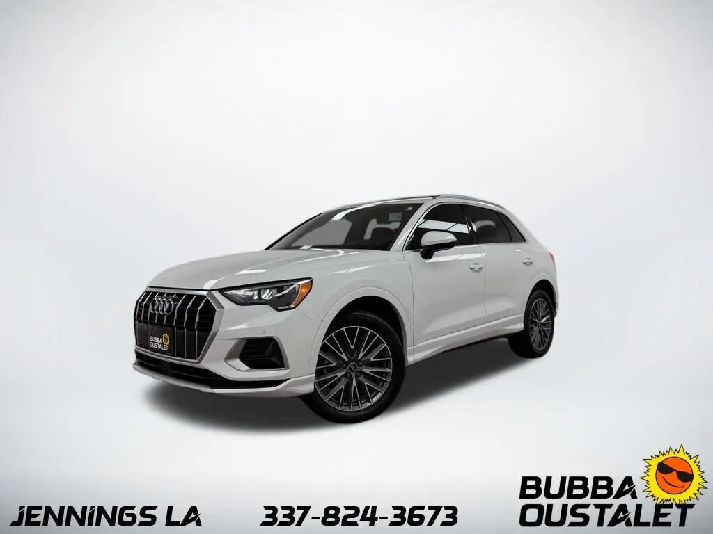 2022 Audi Q3 quattro Premium 40 TFSI — photo 1 of 13