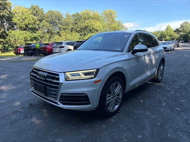 2019 Audi Q5 quattro Premium Plus 45 TFSI — photo 1 of 13