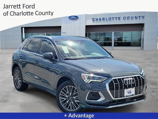 2022 Audi Q3 quattro Premium Plus 40 TFSI — photo 1 of 13