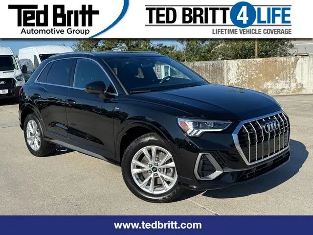 2025 Audi Q3 quattro S line Premium 45 TFSI — photo 1 of 13