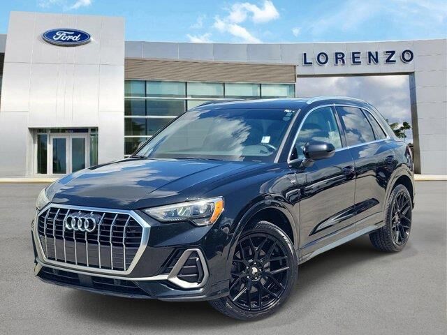 2020 Audi Q3 quattro S line Premium 45 TFSI — photo 1 of 13
