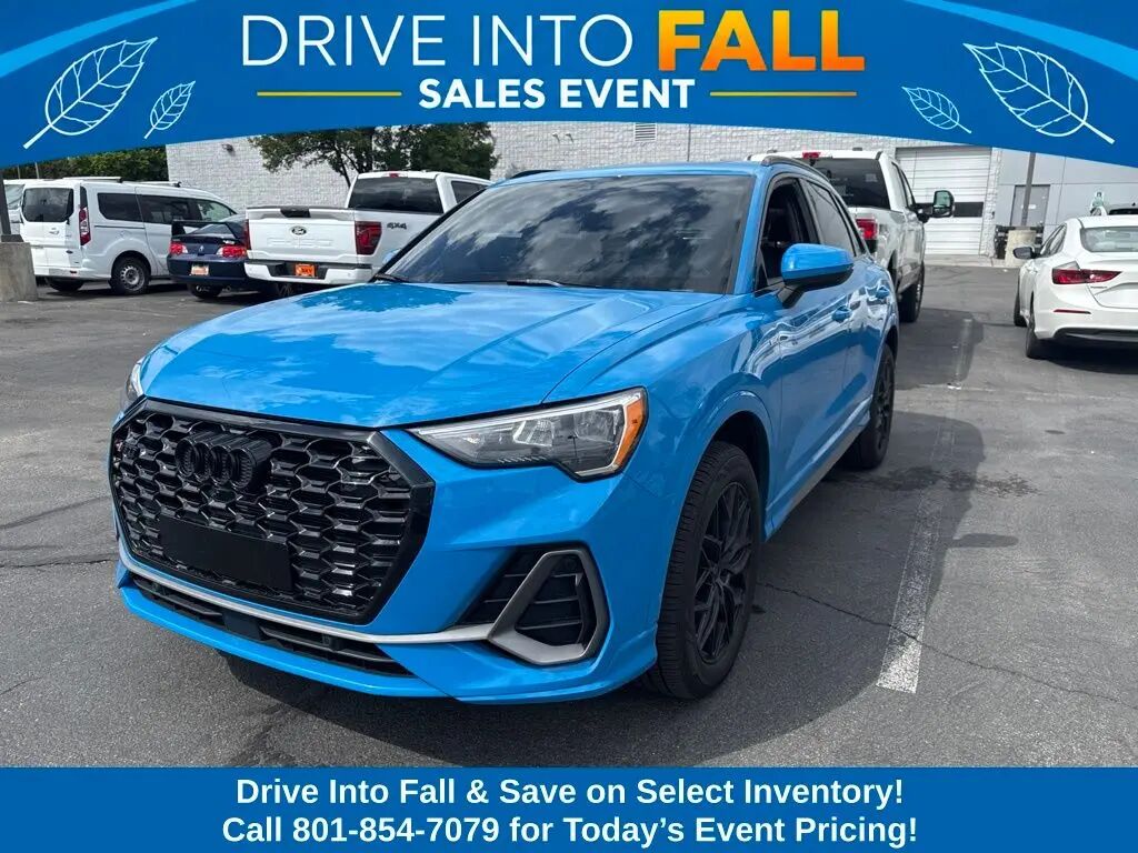 2022 Audi Q3 quattro S line Premium 45 TFSI — photo 1 of 2