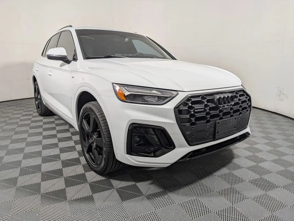 2024 Audi Q5 quattro S line Prem Plus 45 TFSI — photo 1 of 26