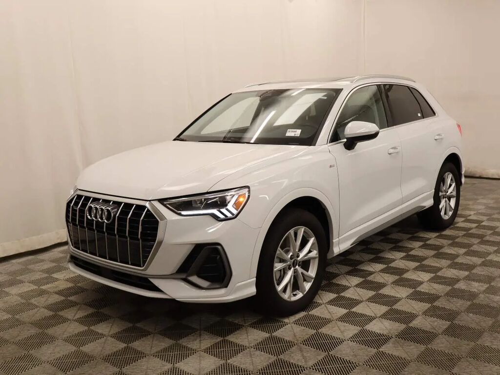 2024 Audi Q3 quattro S line Prem Plus 45 TFSI — photo 1 of 5