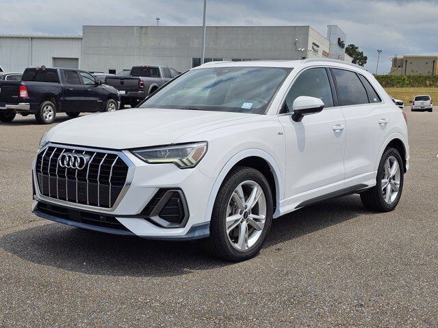 2024 Audi Q3 S line Premium Plus