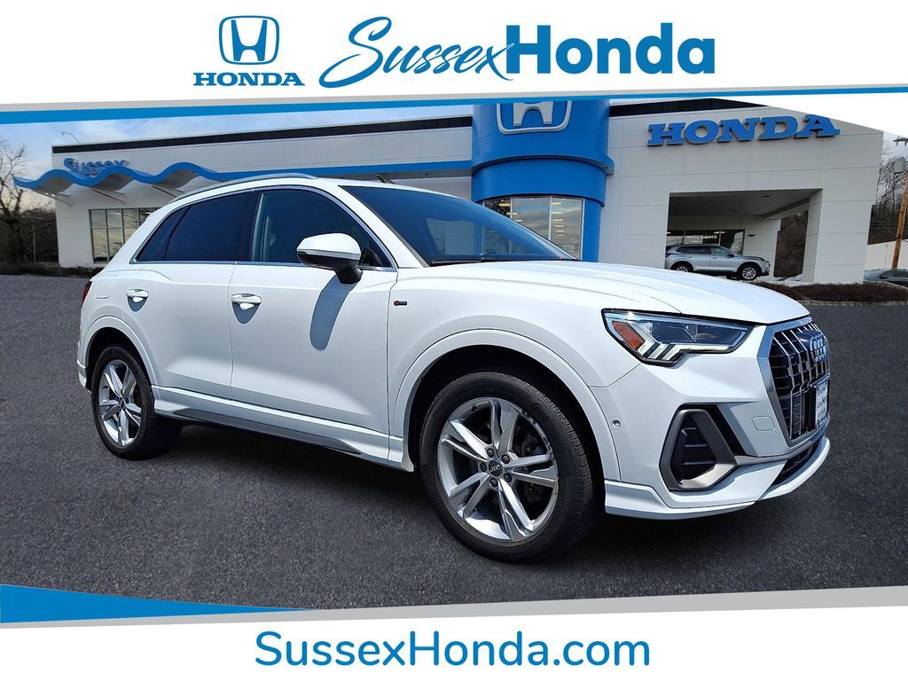 2019 Audi Q3 2.0T Prestige — photo 1 of 13