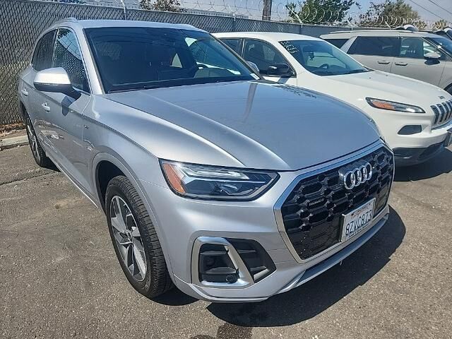 2022 Audi Q5 quattro S line Premium 45 TFSI