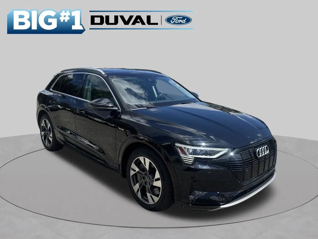 2022 Audi e-tron quattro Premium Plus — photo 1 of 13