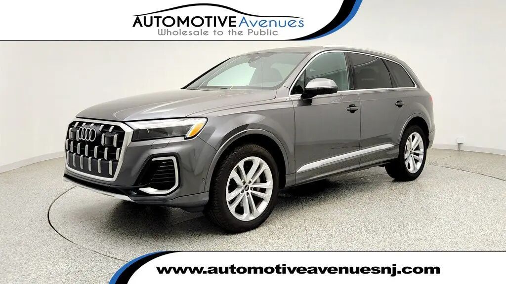 2025 Audi Q7 quattro Premium Plus 55 TFSI — photo 1 of 13