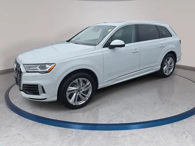 2022 Audi Q7 quattro Premium Plus 55 TFSI — photo 1 of 13