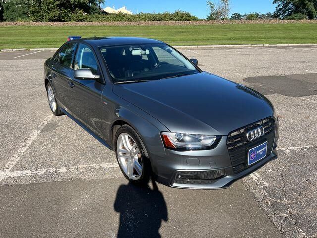 2016 Audi A4 2.0T quattro Premium