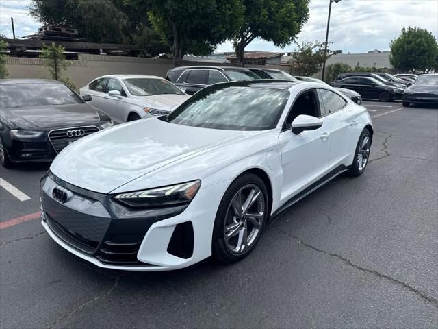 2022 Audi e-tron GT quattro Premium Plus