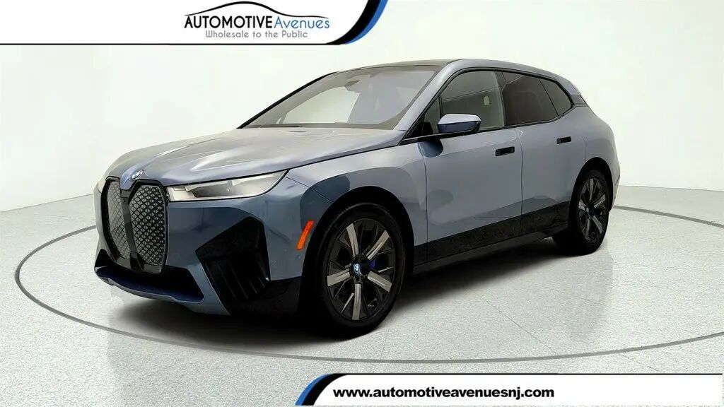 2024 BMW iX xDrive50 — photo 1 of 13