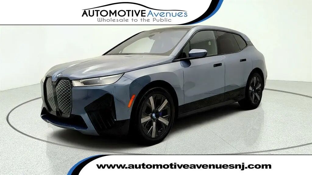 2024 BMW iX xDrive50 — photo 1 of 13