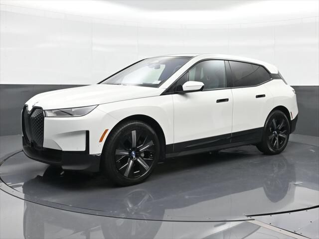 2024 BMW iX xDrive50 — photo 1 of 13
