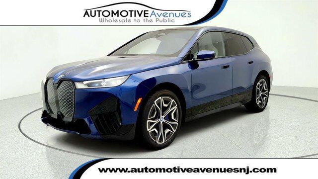 2025 BMW iX xDrive50 — photo 1 of 13