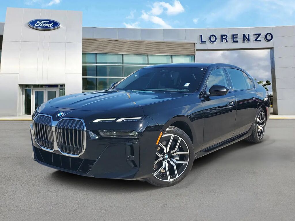 2024 BMW 7 Series 740i — photo 1 of 13
