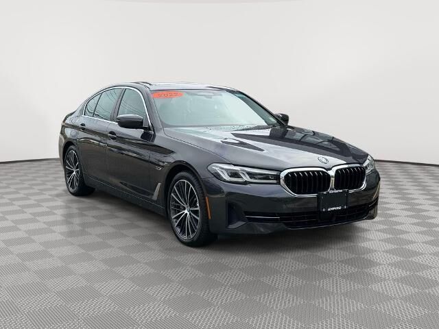 2022 BMW 5 Series 530e xDrive — photo 1 of 13