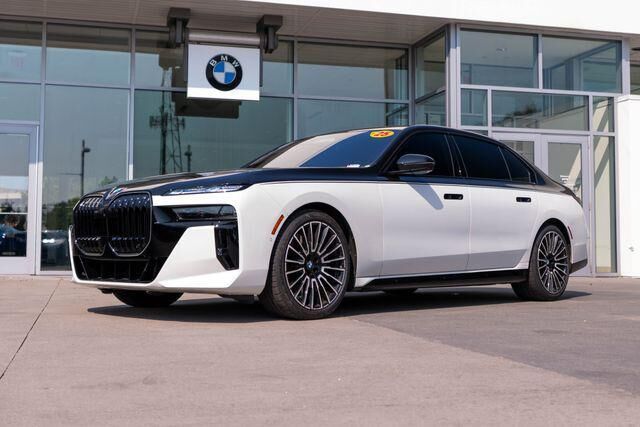 2025 BMW 7 Series 760i xDrive — photo 1 of 5