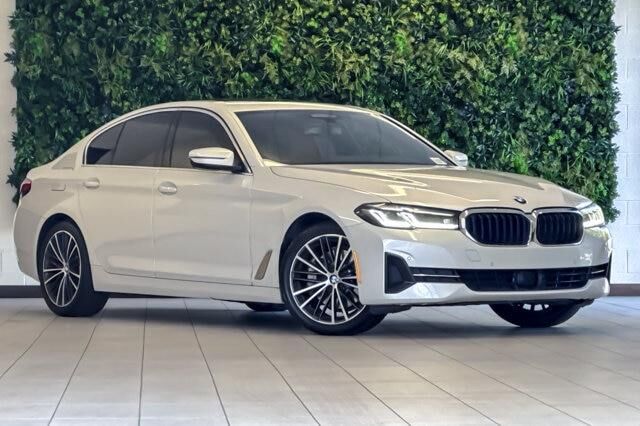 2022 BMW 5 Series 530i — photo 1 of 11