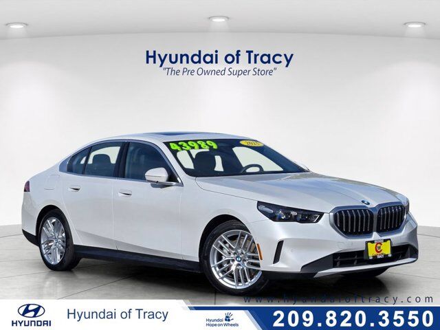 2025 BMW 5 Series 530i xDrive