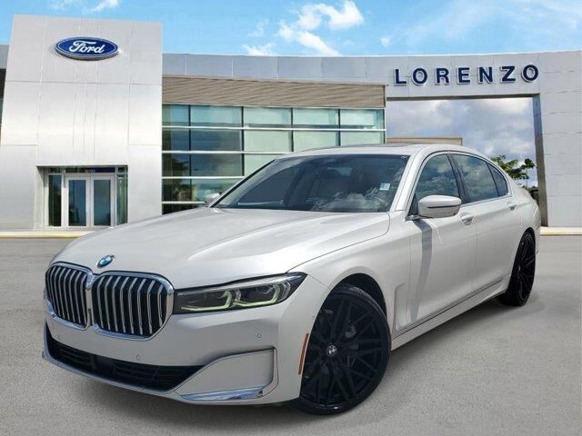 2022 BMW 7 Series 740i — photo 1 of 2