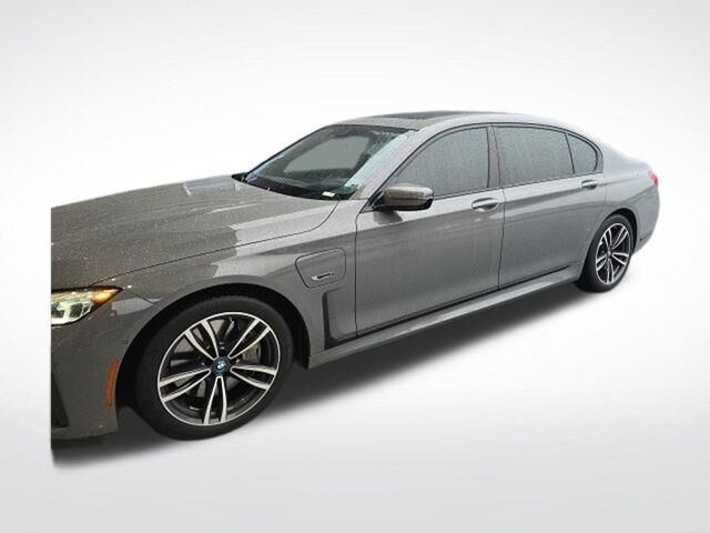 2022 BMW 7 Series 745e xDrive