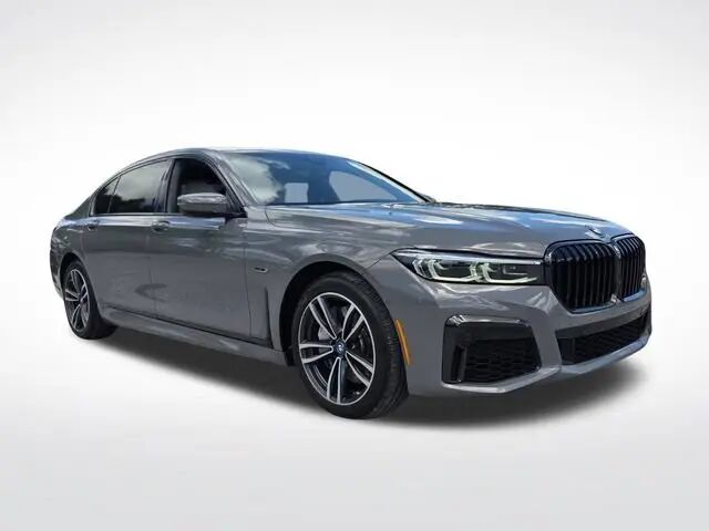 2022 BMW 7 Series 745e xDrive — photo 1 of 13
