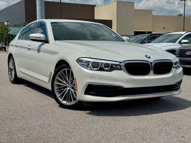 2019 BMW 5 Series 530i — photo 1 of 13