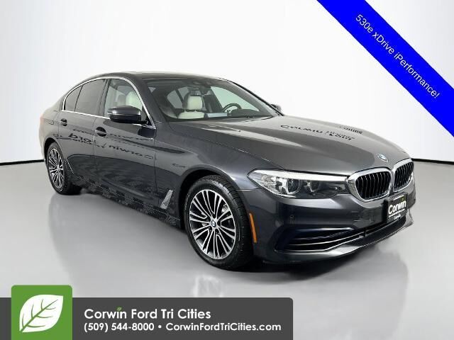 2020 BMW 5 Series 530e xDrive iPerformance — photo 1 of 13