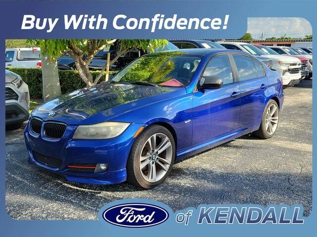 2010 BMW 3 Series 328i xDrive — photo 1 of 4