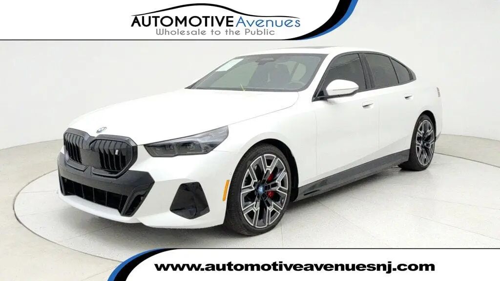 2025 BMW i5 xDrive40 — photo 1 of 13