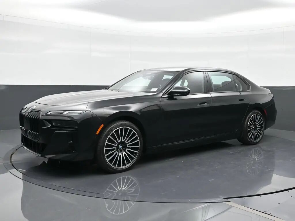 2025 BMW i7 eDrive50 — photo 1 of 13