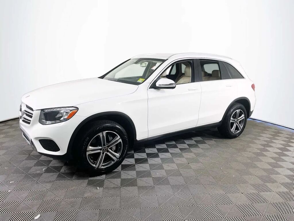 2019 Mercedes-Benz GLC GLC 300 — photo 1 of 13