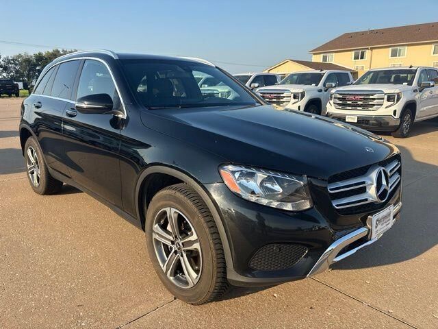 2017 Mercedes-Benz GLC GLC 300 4MATIC — photo 1 of 13