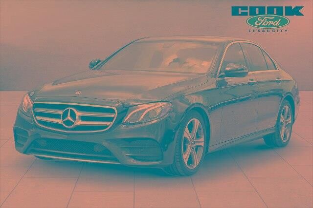 2017 Mercedes-Benz E-Class E 300 — photo 1 of 2