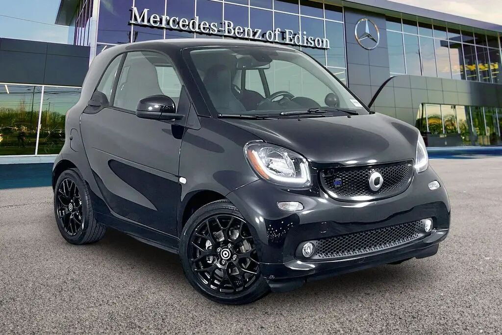 2019 Smart EQ fortwo passion — photo 1 of 13