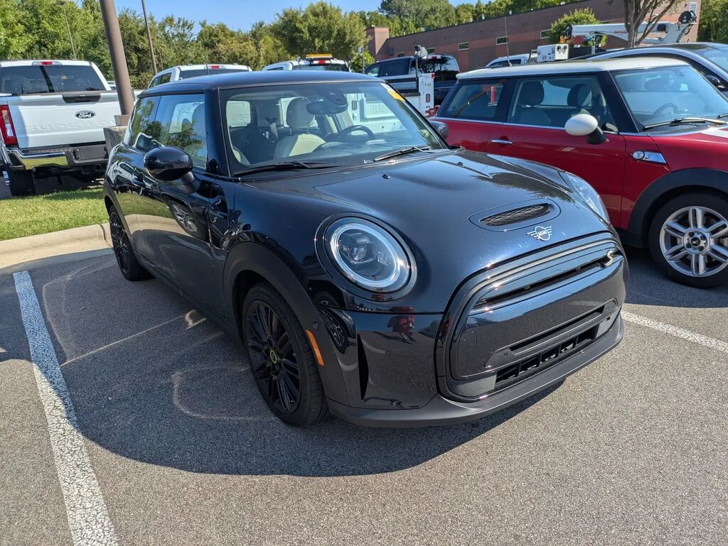 2023 MINI Hardtop 2 Door Cooper SE — photo 1 of 4